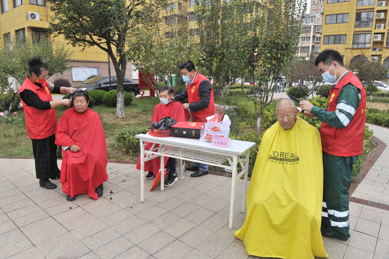 泉興團委工作證明照片-3.jpg 泉興團委工作證明照片-3.jpg