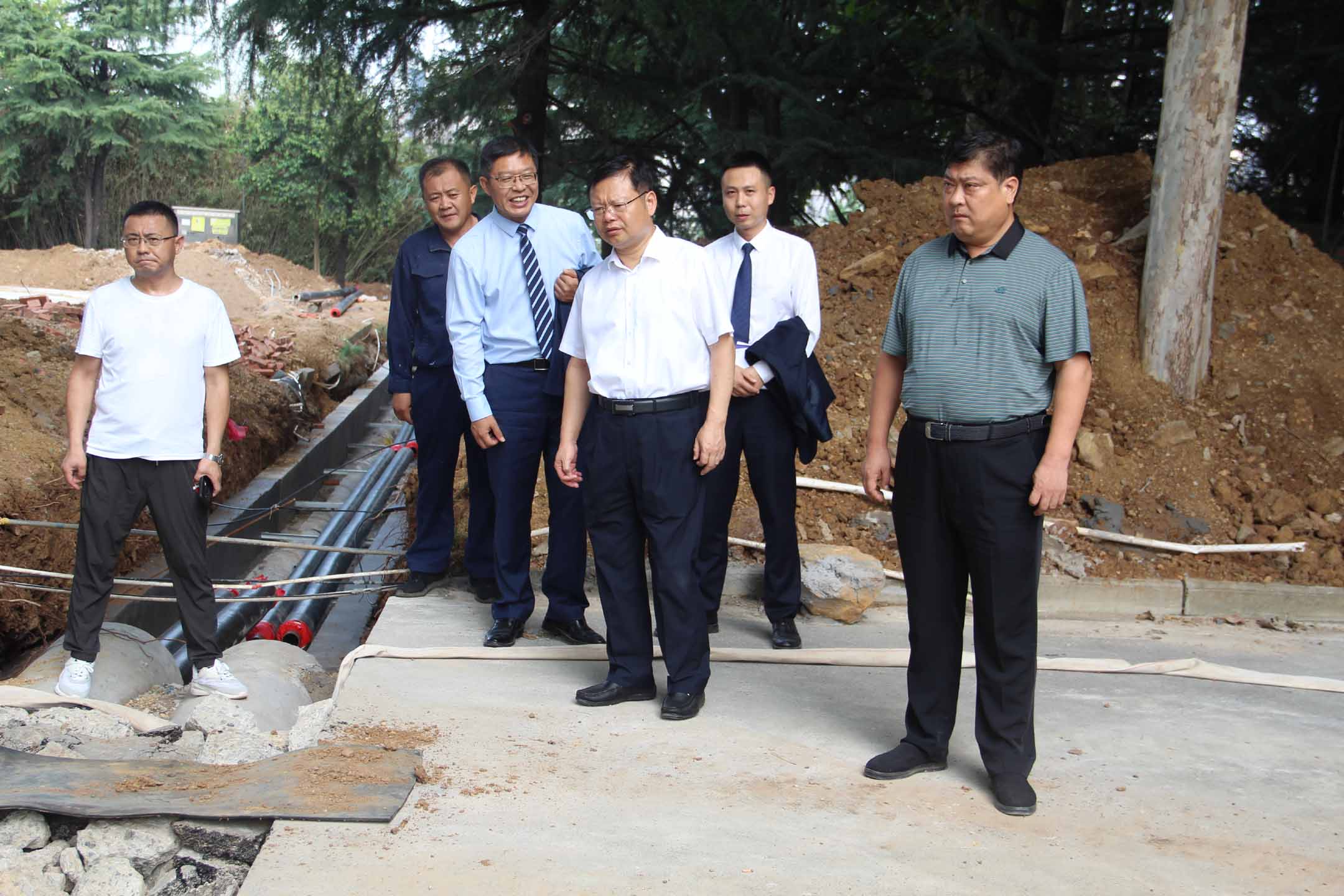 董事長到開元鳳鳴山莊調研.jpg 董事長到開元鳳鳴山莊調研.jpg